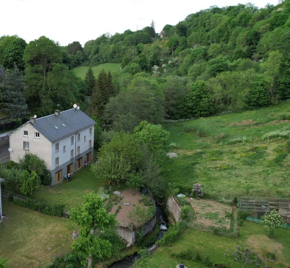 Coquelicot, Entre Volcans D Auvergne Et Sancy, Orcival. Exterior foto